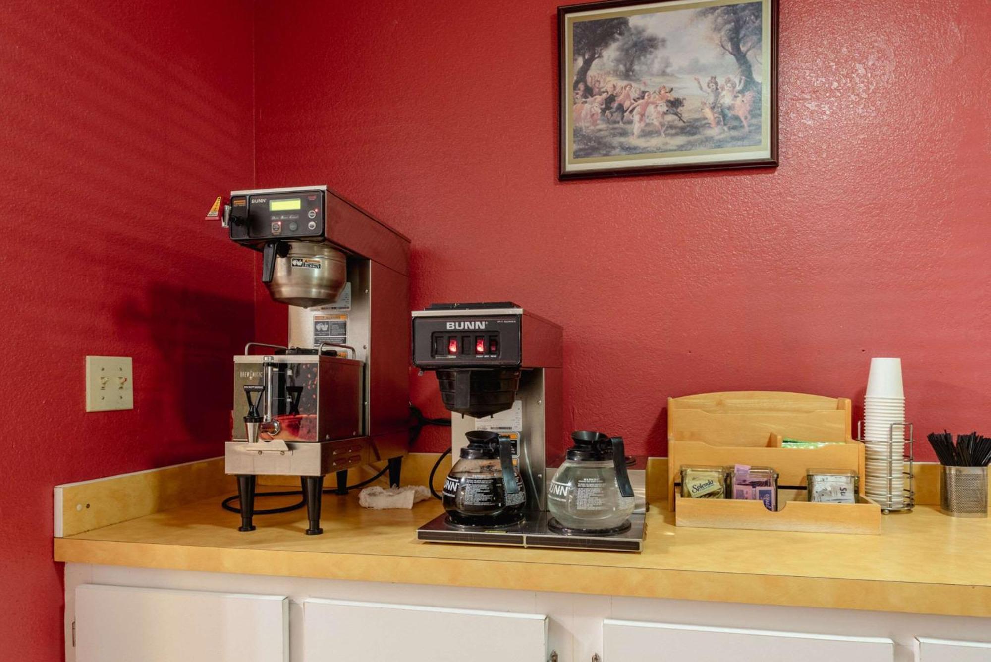 エコノ ロッジ ホテル コルテズ コーテズ エクステリア 写真